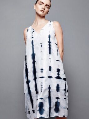 White shibori dyed sleeveless dress in silk cotton from Devlyn van Loon
